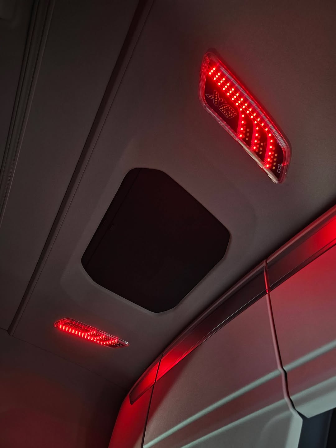 Innenraum LED-Leuchten zweifarbig - Passend für DAF XG/XF (2021+)