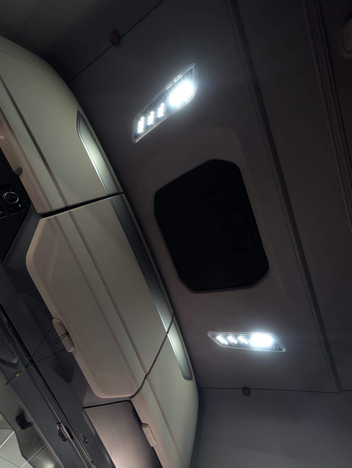 Innenraum LED-Leuchten zweifarbig - Passend für DAF XG/XF (2021+)