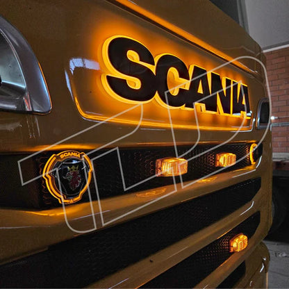 Transparentes LED Badge mit Gravur - Passend für Scania